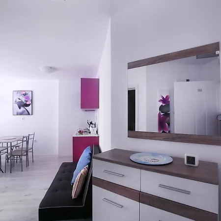 Luxury Romantic In Private With Parking And Pool Apartment *