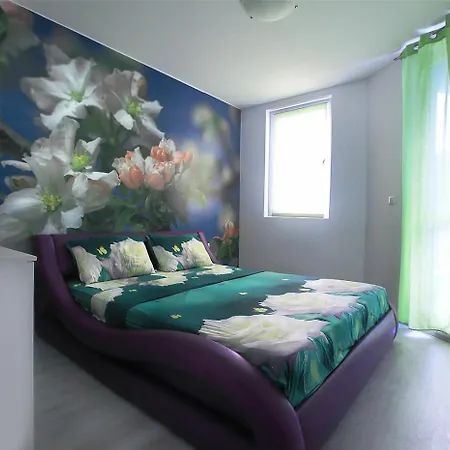 Luxury Romantic In Private With Parking And Pool Apartment Balchik