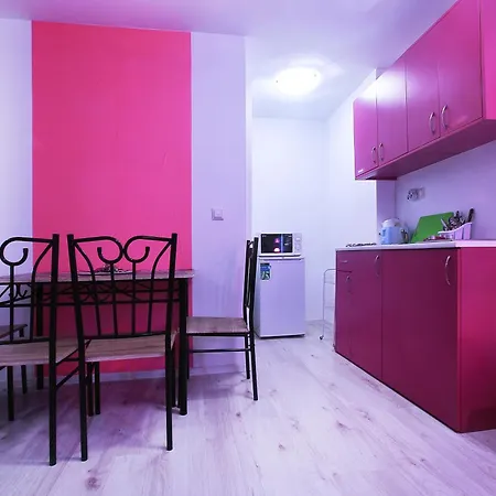 Luxury Romantic In Private With Parking And Pool Apartment