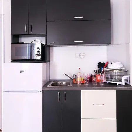 Luxury Romantic In Private With Parking And Pool Apartment