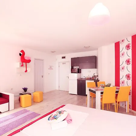 Luxury Romantic In Private With Parking And Pool Apartment
