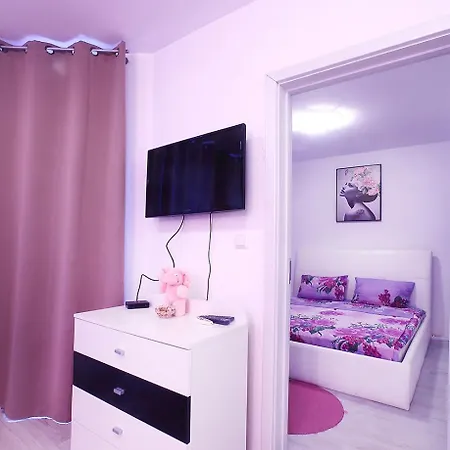 Luxury Romantic In Private With Parking And Pool Apartment *